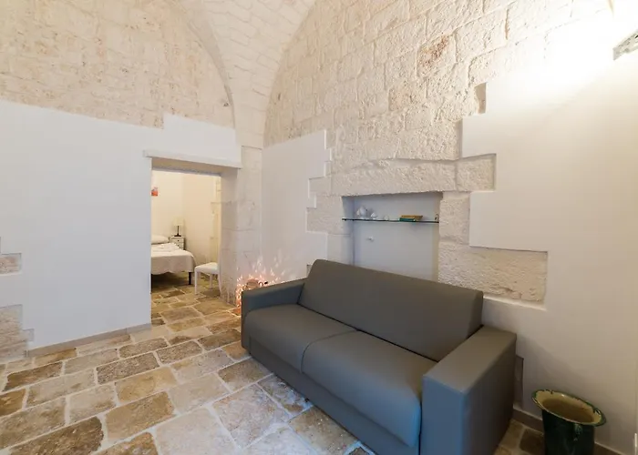 Donna Rosaria אוסטוני